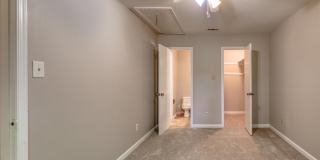 225 Twin Oaks Place Gallery 49