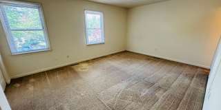 4 Bedroom 3.5 Bath Townhouse Gallery 19