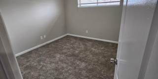 Beautifully Renovated 3 Bedroom, 1 1/2 Bathroom Duplex on the Boise Bench! Newer Carpet and Paint. Gallery 20