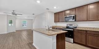3BR Townhome in Tavares with Open Floor Plan & Community Playground Gallery 13