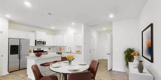 Beautiful 3BR/2.5BA Townhouse located in Kellerton Place Gallery 6