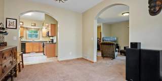 3 Bed House w/ Garage, Laundry, & Fenced Yard! Gallery 10