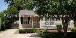 Stunning 2 Bed 1 Bath Home on Quiet Street: NO PETS! Gallery 1