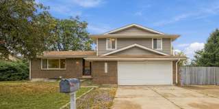 Spacious Living with Room to Make It Your Own in Hackberry Hill Estates! 5 beds 4 baths! Spacious Living with Room to Make It Your Own in Hackberry Hill Estates! 5 beds 4 baths! Gallery 1