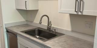 Newly renovated 2 bed x 1 bath on top floor in Kirkland! Gallery 7