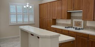 BEAUTIFUL SINGLE STORY 3+BD, 2.5 BA, & 3 CAR GARAGE! Gallery 9