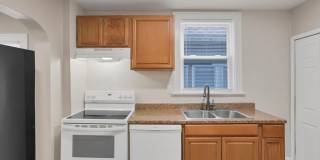 Spacious 4BR/1.5BA Home in Columbus Gallery 1