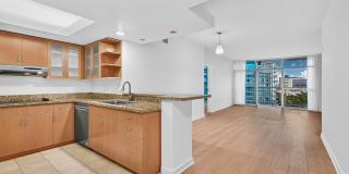 13700 Marina Pointe Dr 13700 Marina Pointe Dr Gallery 1