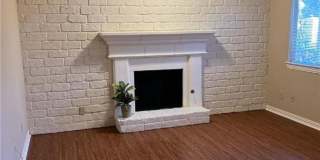 Arbor Village Condominium / Beautiful Update Unit / Refrigerator, Washer & Dryer included Gallery 5