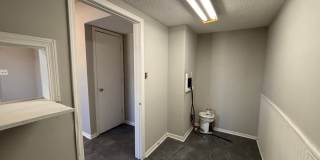 Spacious 2BR + Den with Huge Deck & Hardwood Floors Gallery 9