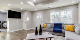 Chic 3B2B WestEnd Ranch Style Home. Gallery 1