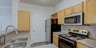 Lakeside at Town Center Apartments Gallery 34