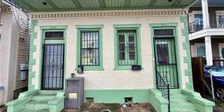 2332 IBERVILLE Street Gallery 1