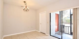 Just Listed!   Updated 2 Bedroom Townhome located in Downtown Orlando Gallery 8
