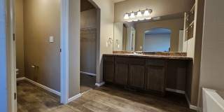 3 bed-3 bath Townhome with AC!!! Gallery 11