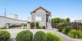 1913 Broadway - 2 bedroom | 1 bathroom | Single family home 1913 Broadway - 2 bedroom | 1 bathroom | Single family home Gallery 1