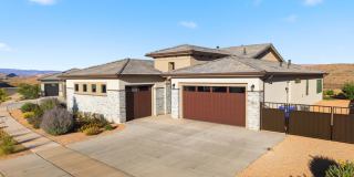 4 Bedroom Home with Gorgeous Views Gallery 51