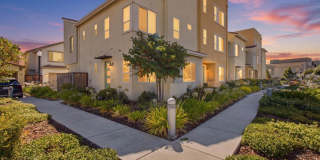 Beautiful 3 bed 2.5 bath located in Natomas! Gallery 1