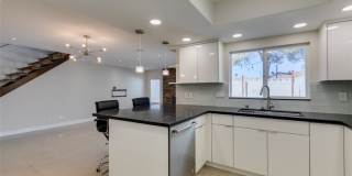 5046 Schumann Drive Gallery 21