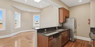 Columbia Heights Penthouse Condo | 1 Bed | 1 Bath | 600 Sf Gallery 1