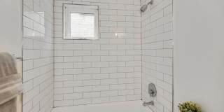 Columbia Heights 2BR 2BA w/Parking & Private Patio Garden Gallery 20