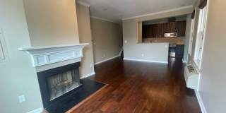Dupont Circle 2-level Condo at The Cygnet. 1 Bed/1 Full Bath, Fireplace and Modern Kitchen Gallery 5
