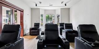 The Linden Gallery 8
