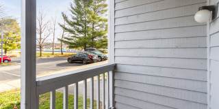 2 Bed/2 Bath with loft. Close to Campus On bus line. Gallery 17