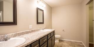 3 Bedroom Duplex with a fenced in yard in Battlefield, MO Gallery 16