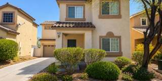 4 bedroom +Den! Gallery 1