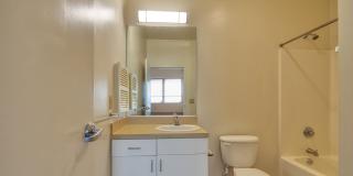 Metro on Granby Apartments Gallery 54