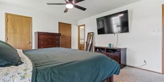 Spacious 3 bedroom 2 bath home with Solar Panels Gallery 12