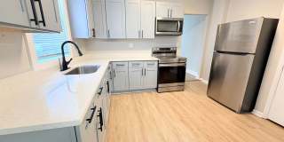 NOW SHOWING: 2 Bedroom / 1 Bath Duplex located at 1132 N Oxford St. in Indianapolis, IN Gallery 10