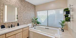 80504 Pebble Beach Gallery 35