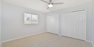 Well Maintained Duplex in Lehigh with 1 Car Garage! Gallery 13