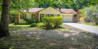 Two Bedroom, 2 Bath, 1-Car Garage, 1179 sq ft feet home with wood burning fireplace. and screened porch. Gallery 1