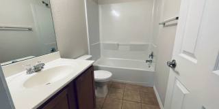 3 bed 2 bath 1400 sq ft home Gallery 15