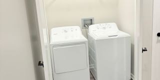 Fully Furnished 1 bedroom with Den! Short Term Lease Available Gallery 6