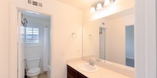 Beautifully Maintained 3 Bed, 2.5 Bath Home in Prime RiverPark Location Gallery 14