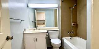Available Now! 1BD / 1BA with 1 Covered & Assigned Parking Stall on Rycroft Street!! Gallery 7