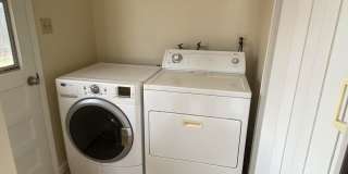 Newark 4 beds 2 baths Single Family House with Big Lot - showing 7/15 Wed 5pm Gallery 11