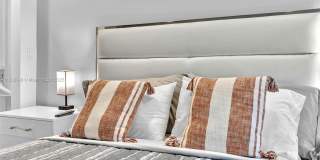 1044 NW N River Gallery 52