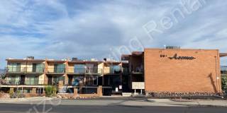 DOWNTOWN LAKEVIEW CONDO Gallery 1