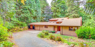 Great Home Tucked Away in Mirrormont on Tiger Mountain Gallery 1