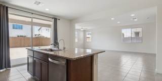5 Bedroom single family home in Queen Creek Gallery 7