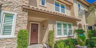 3 Bedroom Townhome for Rent in Valencia! Gallery 1