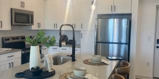 207 E Oak Ave Gallery 12