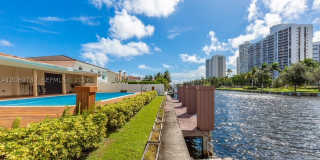 437 Holiday Dr Gallery 22