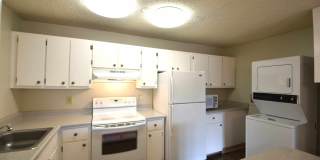 SHORT TERM RENTAL FOR SPRING 2026! 3 Bedroom, 2 Bathroom Penthouse Condo Gallery 26