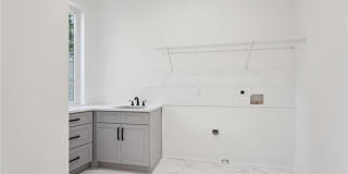 10365 Waters Road Gallery 32